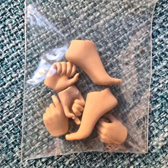 1:12 Blond Female Action Figure Doll - Picture 7 of 13